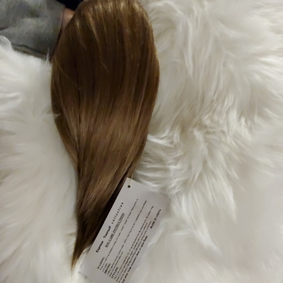 Express yourself collection ponytail extension - Picture 4 of 5